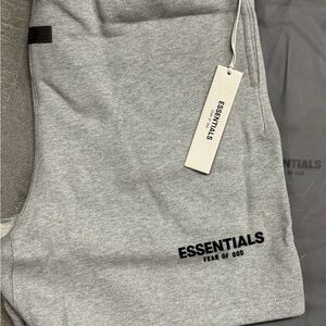 Fear Of God Essentials Shorts Dark Oatmeal Size LARGE Authentic ✅
